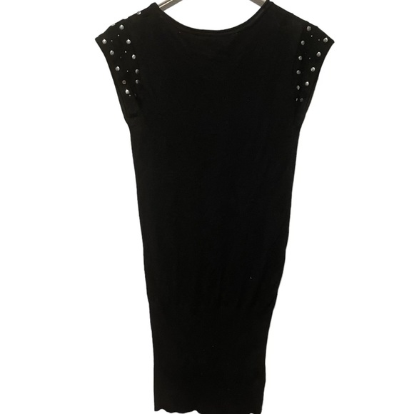 NIKIBIKI, ladies size M shirt. Long, Stretching - Picture 2 of 6